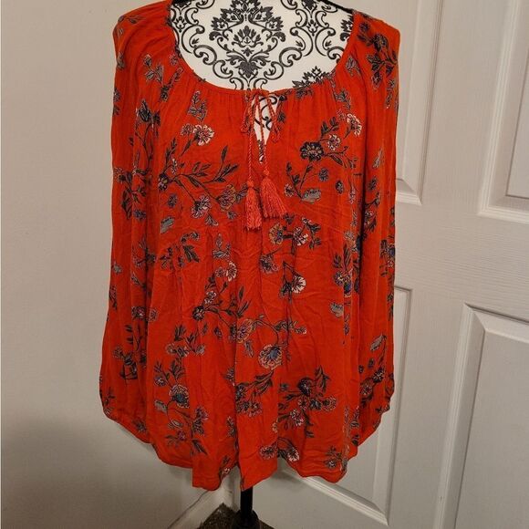 Old Navy woman's floral swing top - Picture 1 of 7